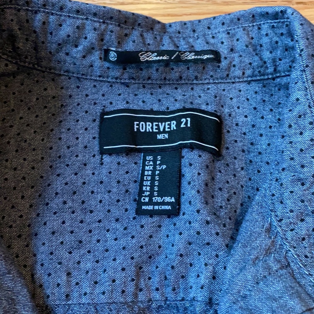 Button up - Picture 3 of 3
